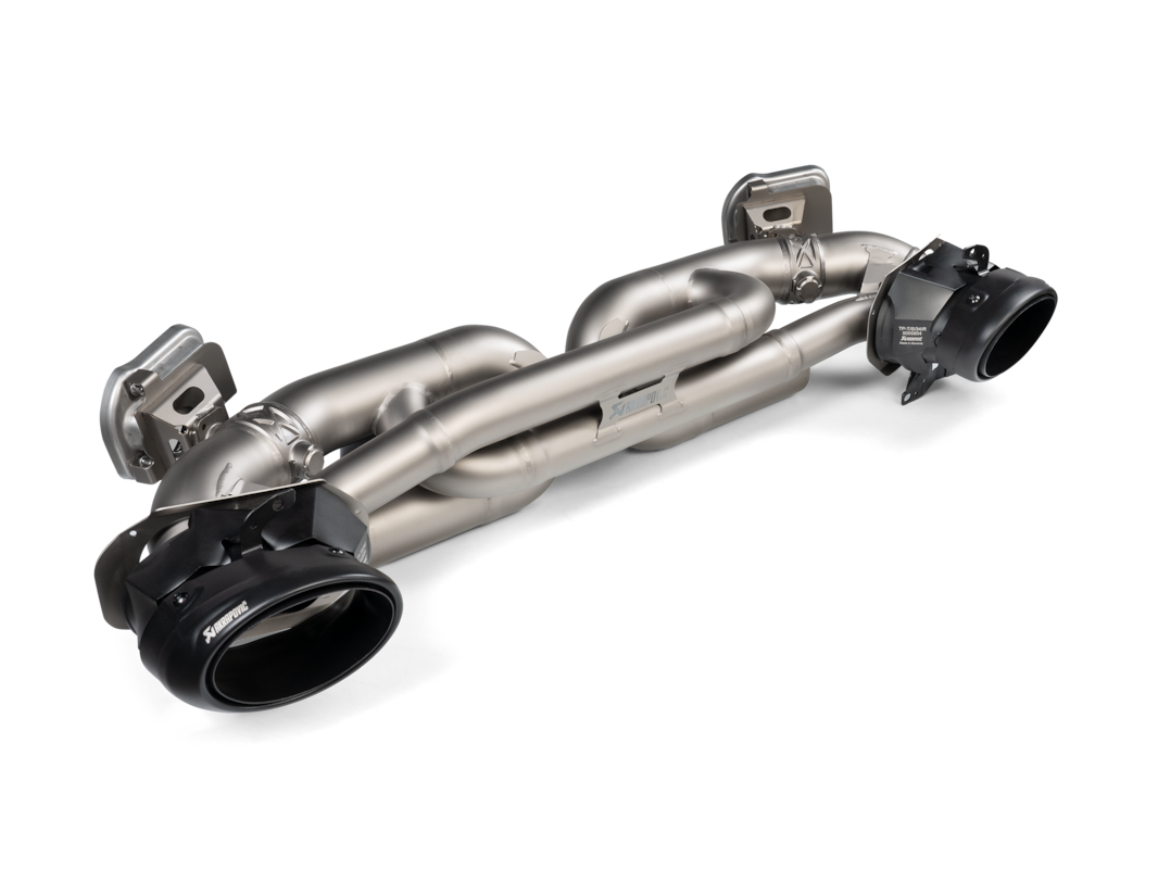 AKRAPOVIC – Porsche 911 (992) Turbo / Turbo S / Sport Classic Slip-on Race line (Titanium) Exhaust view 1