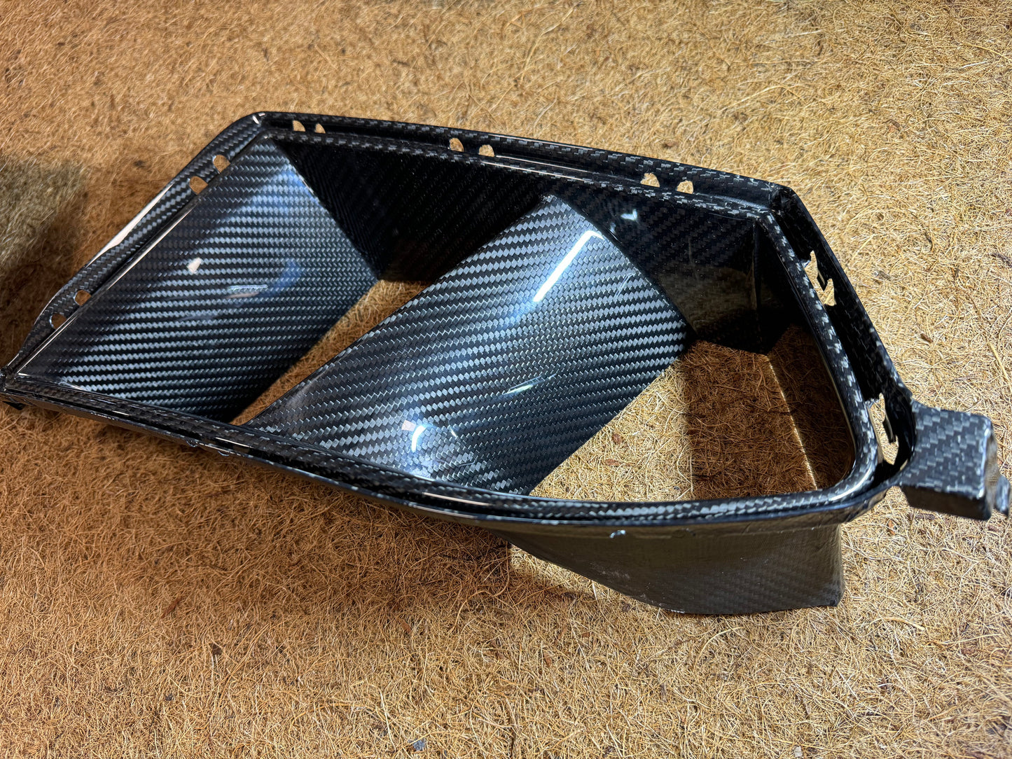 EVOLUTION M | BMW G8x M3/M4 (Competition) Carbon front bumper ducts (Gloss or Matte)